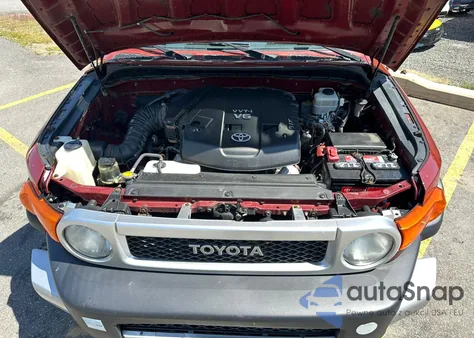 2008 Toyota Fj Cruiser z USA, uszkodzony, nr VIN JTEBU11F78K053473